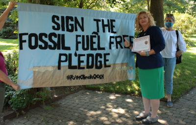 "Fossil Fuel Pledge banner with Amanda Cain"